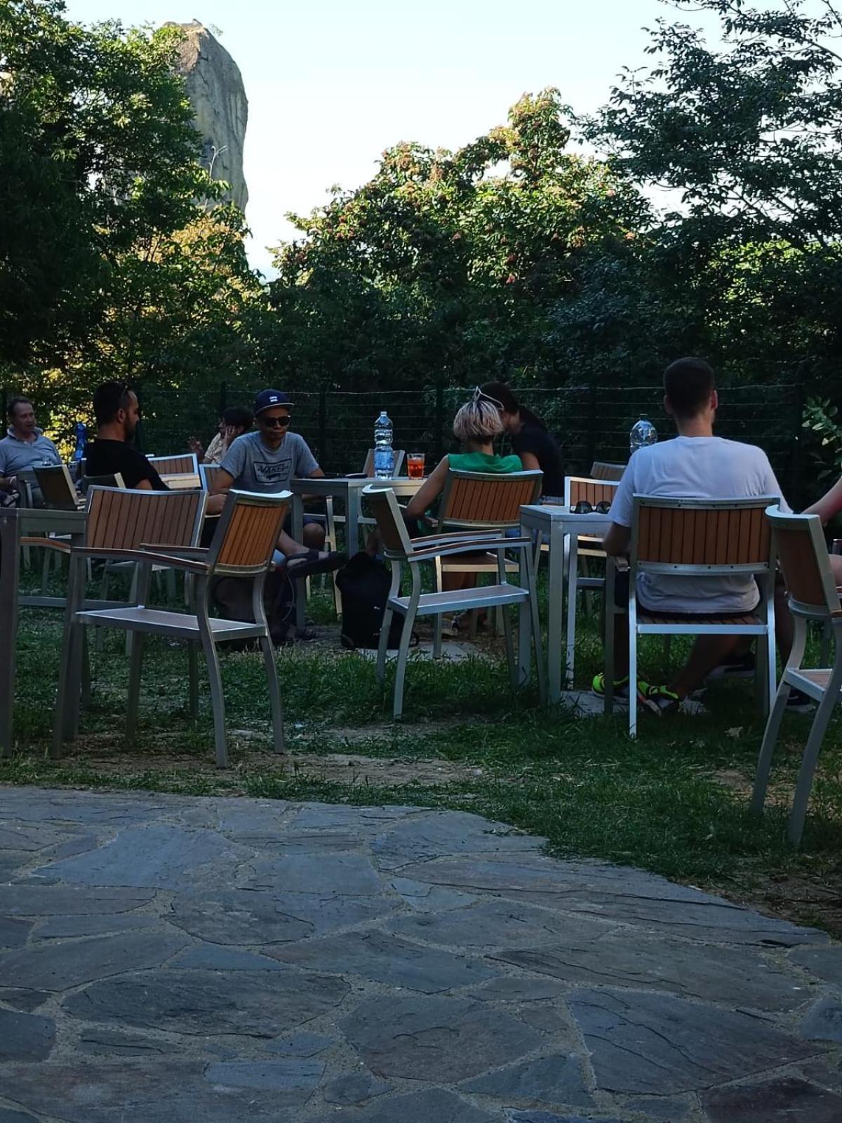 Borgo Dei Sassi Di Roccamalatina - Room And Breakfast Rocca Malatina Esterno foto